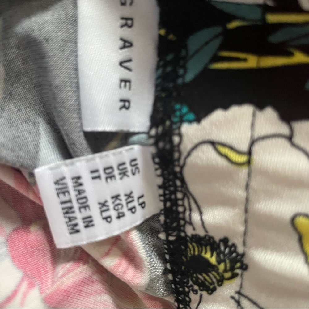 Susan Graver Hot Pink Keyhole Short Sleeve Top and Floral Pants - Picture 5 of 5
